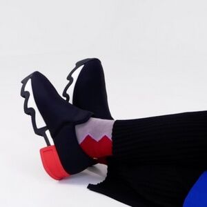 IRI NYC Wes 1 black red low top sneakers